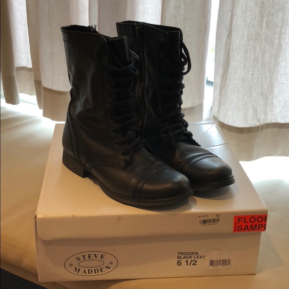 Steve Madden black leather boots - Picture 1 of 2